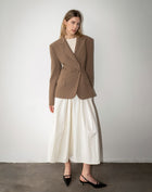 Blazer ceñido con hombros anchos Sadie, color ocre [pedido por adelantado]