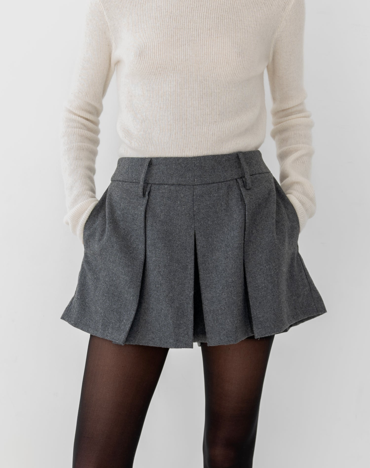 Harvey Pleated Skort Shorts, Grey