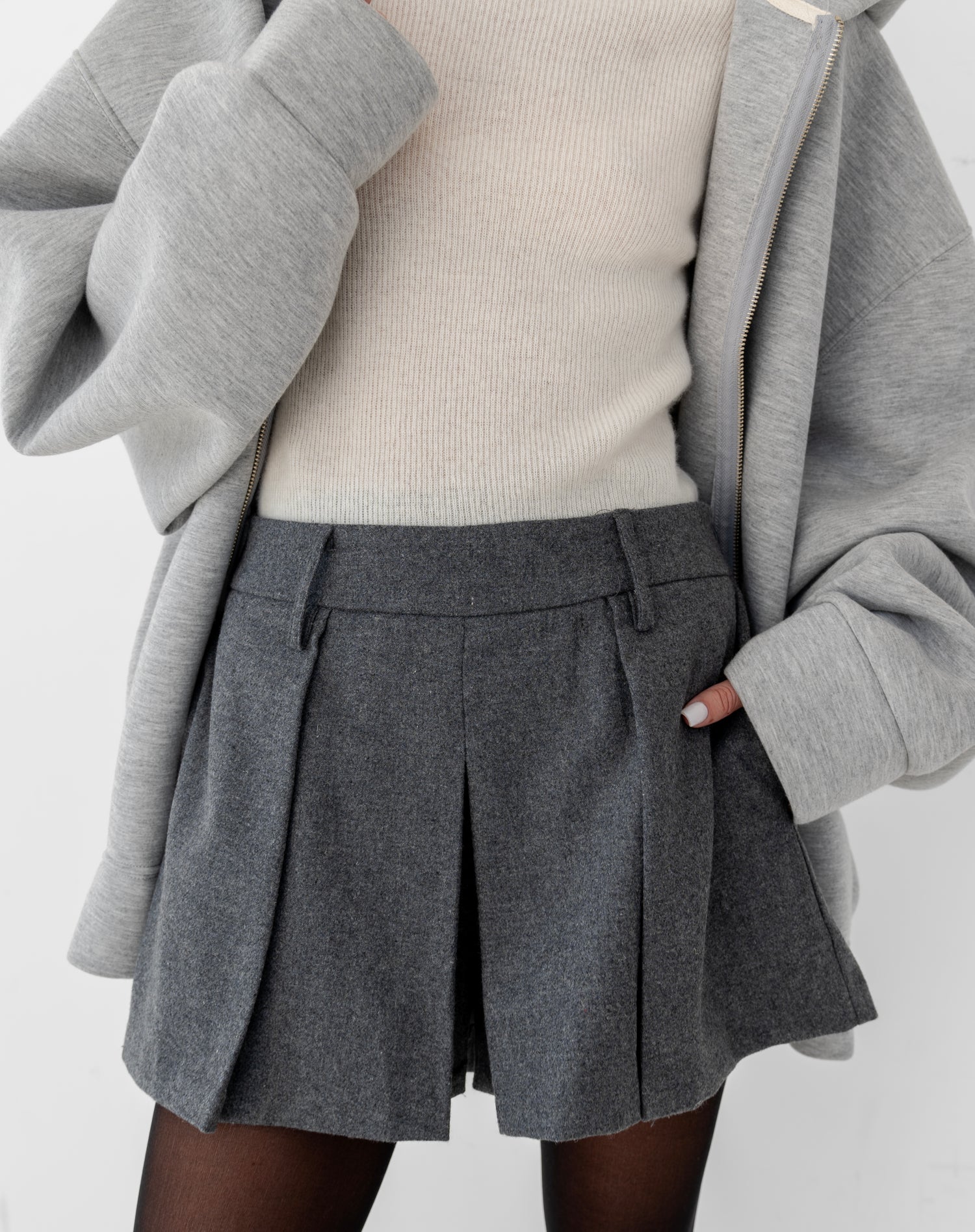Harvey Pleated Skort Shorts, Grey
