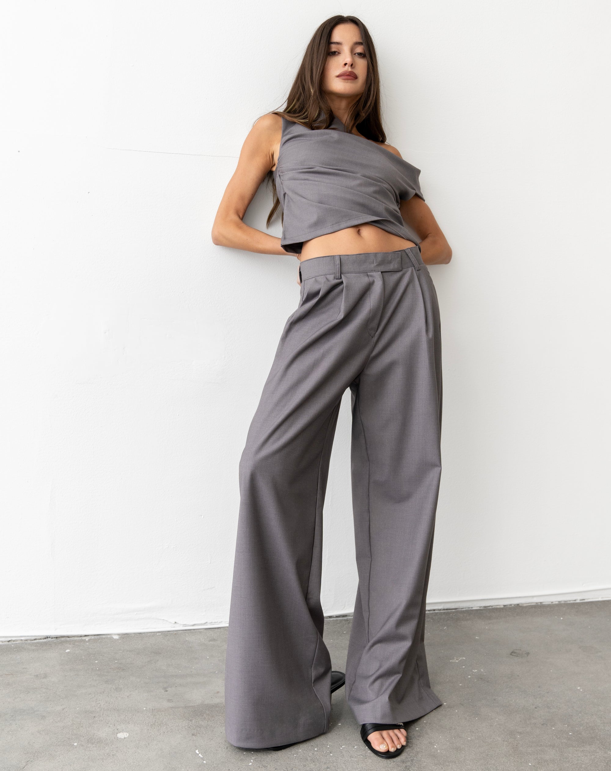 Pantalon large à double plis Talia, gris