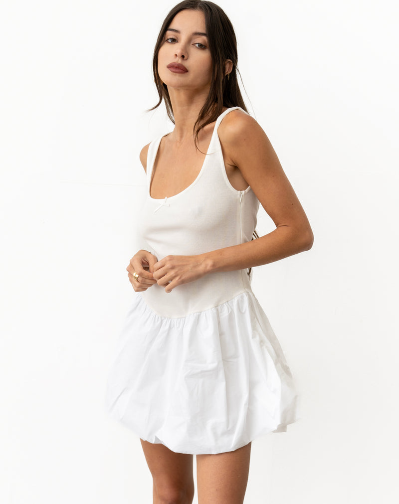 Robe Ellis taille basse avec ourlet bouffant, blanc