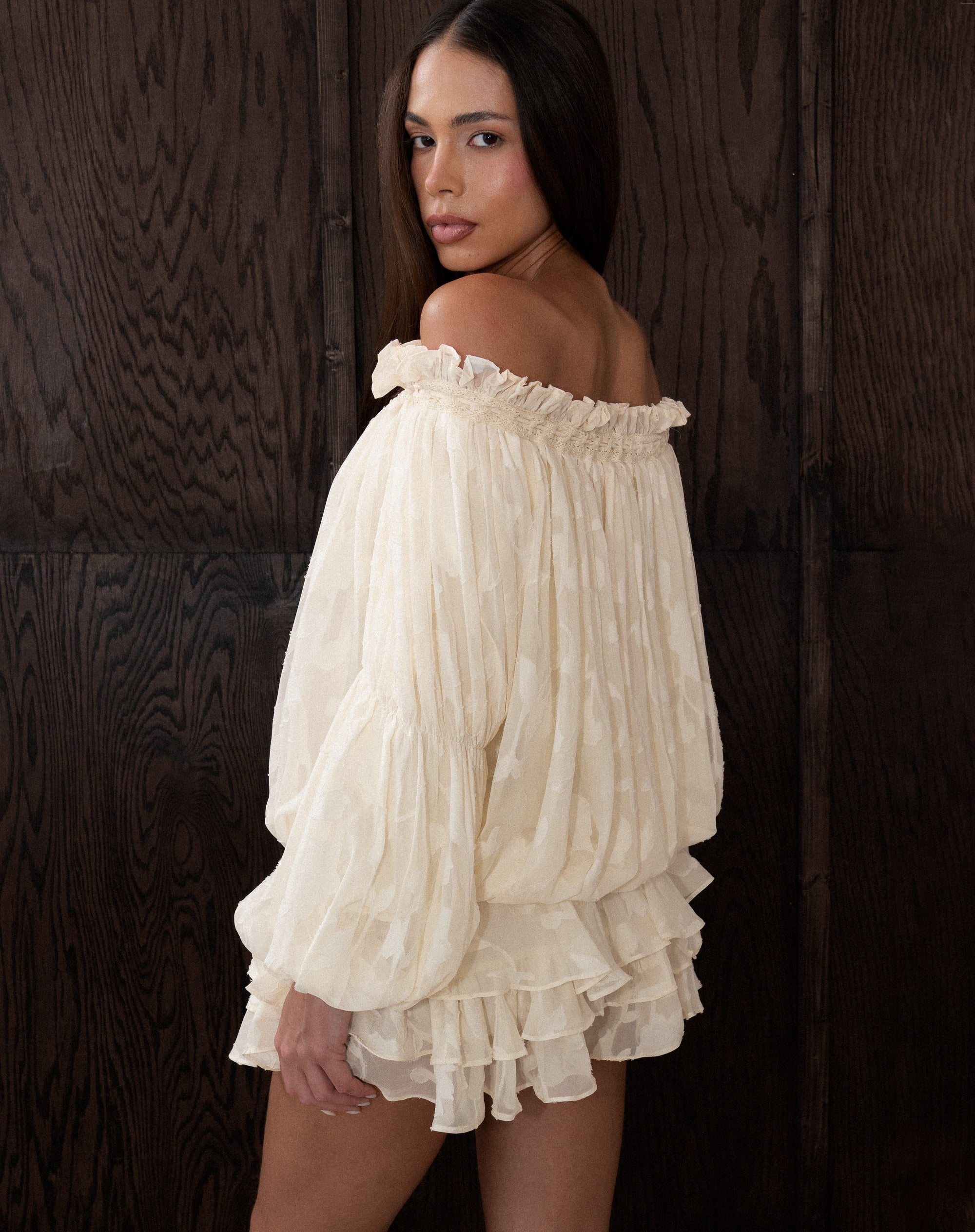 Blusa fruncida con hombros descubiertos Elora, color melocotón