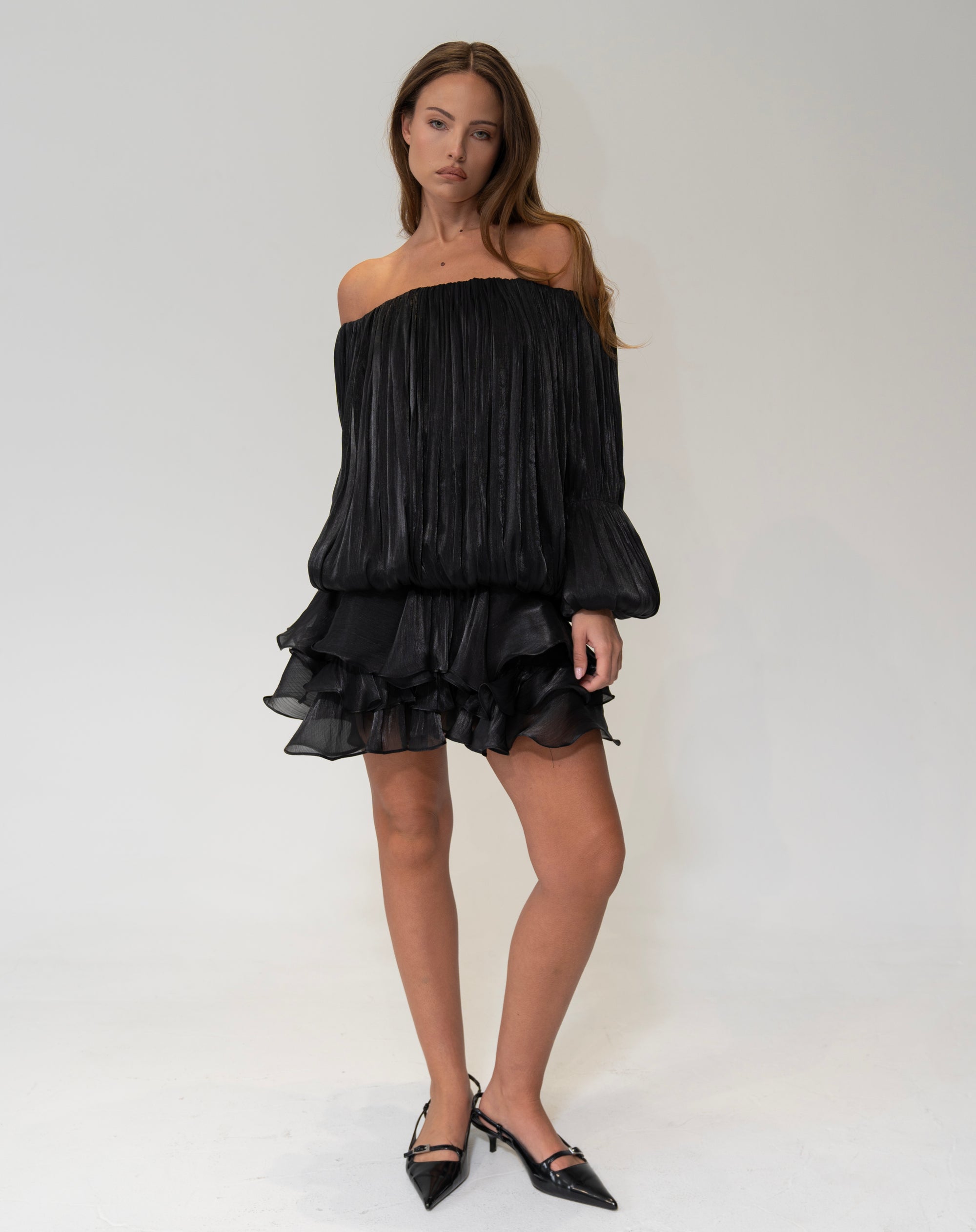 Blusa fruncida con hombros descubiertos Elora, color melocotón