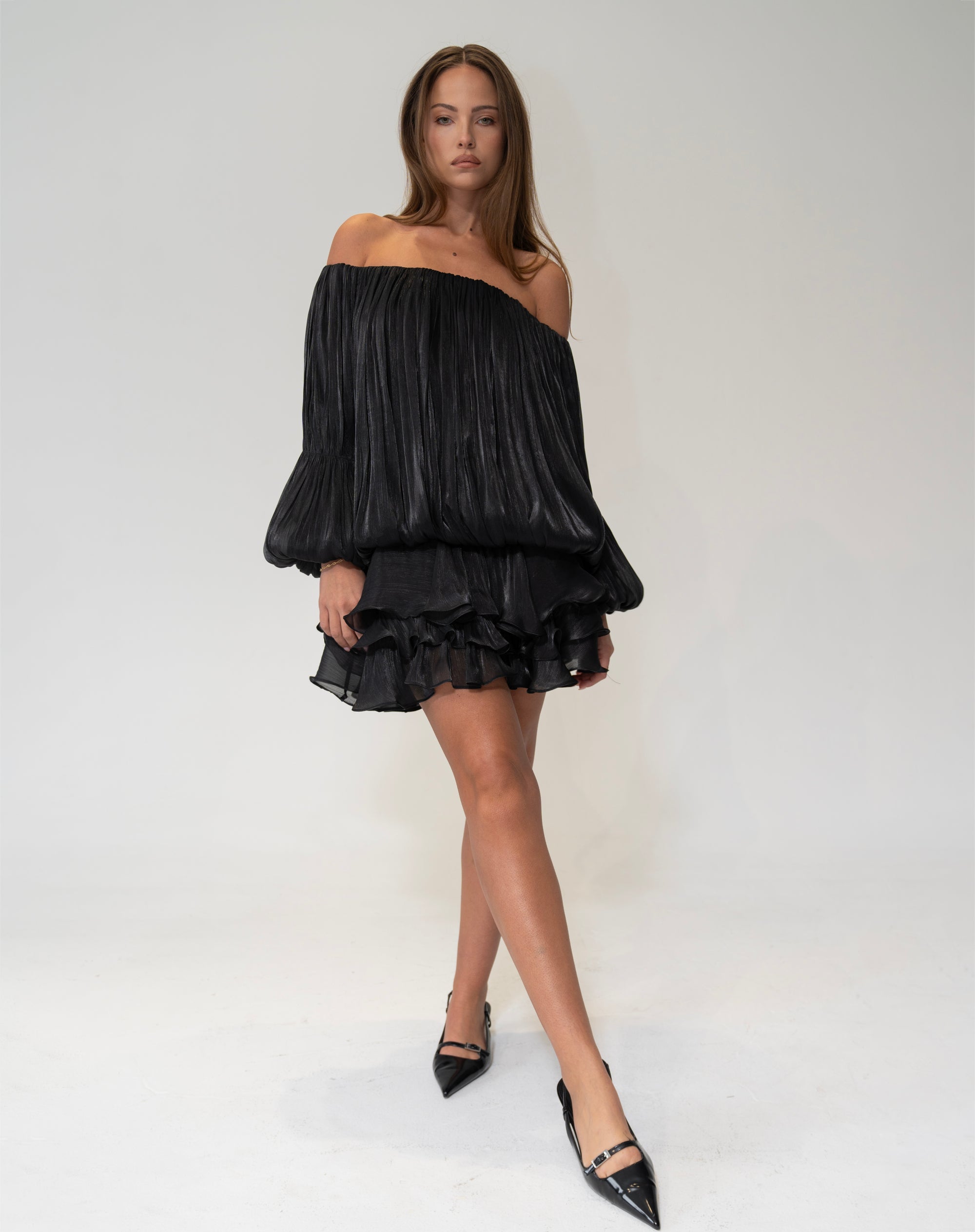 Blusa fruncida con hombros descubiertos Elora, color melocotón