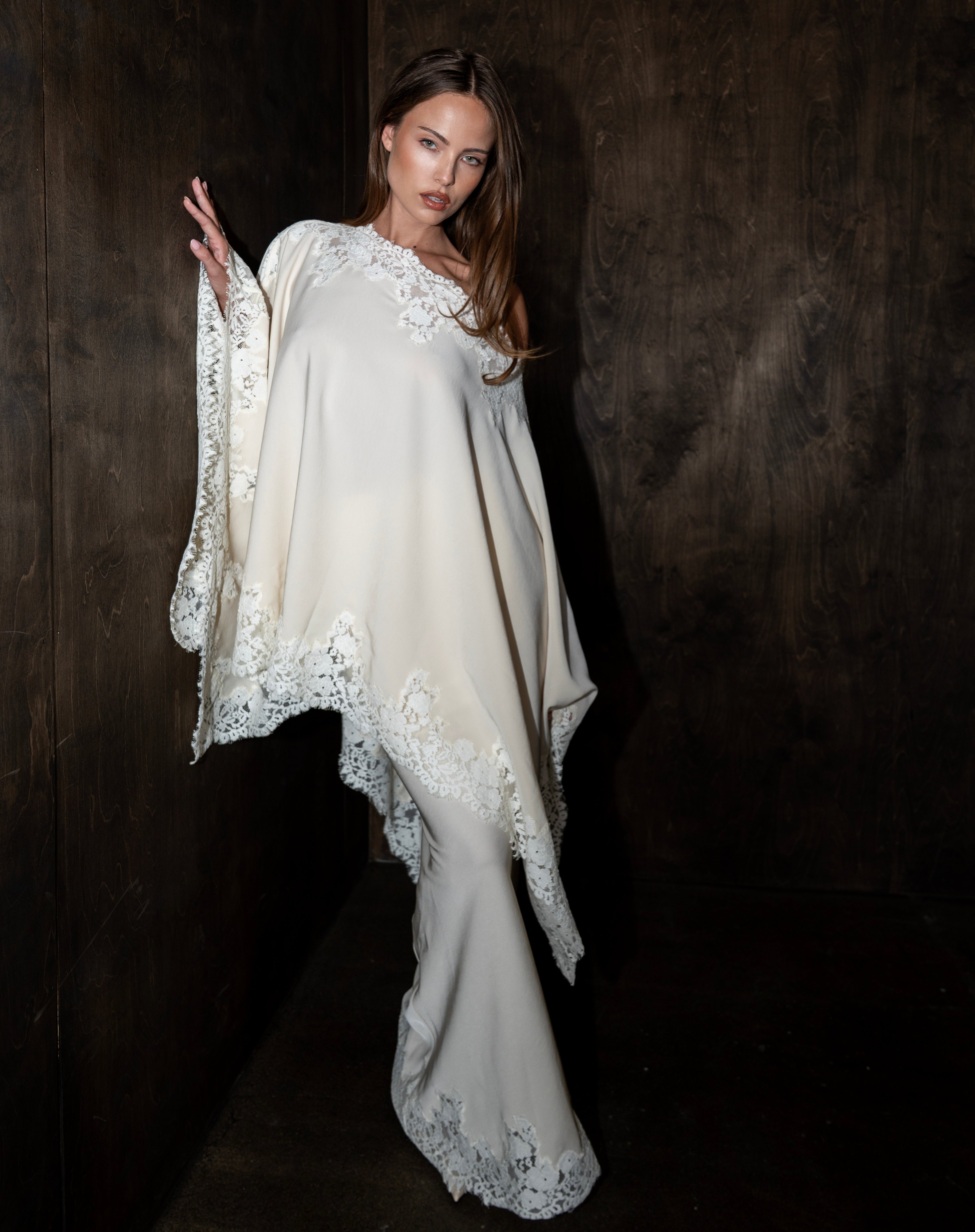 Elsie Lace Cape Top, Ivory | The Bekk