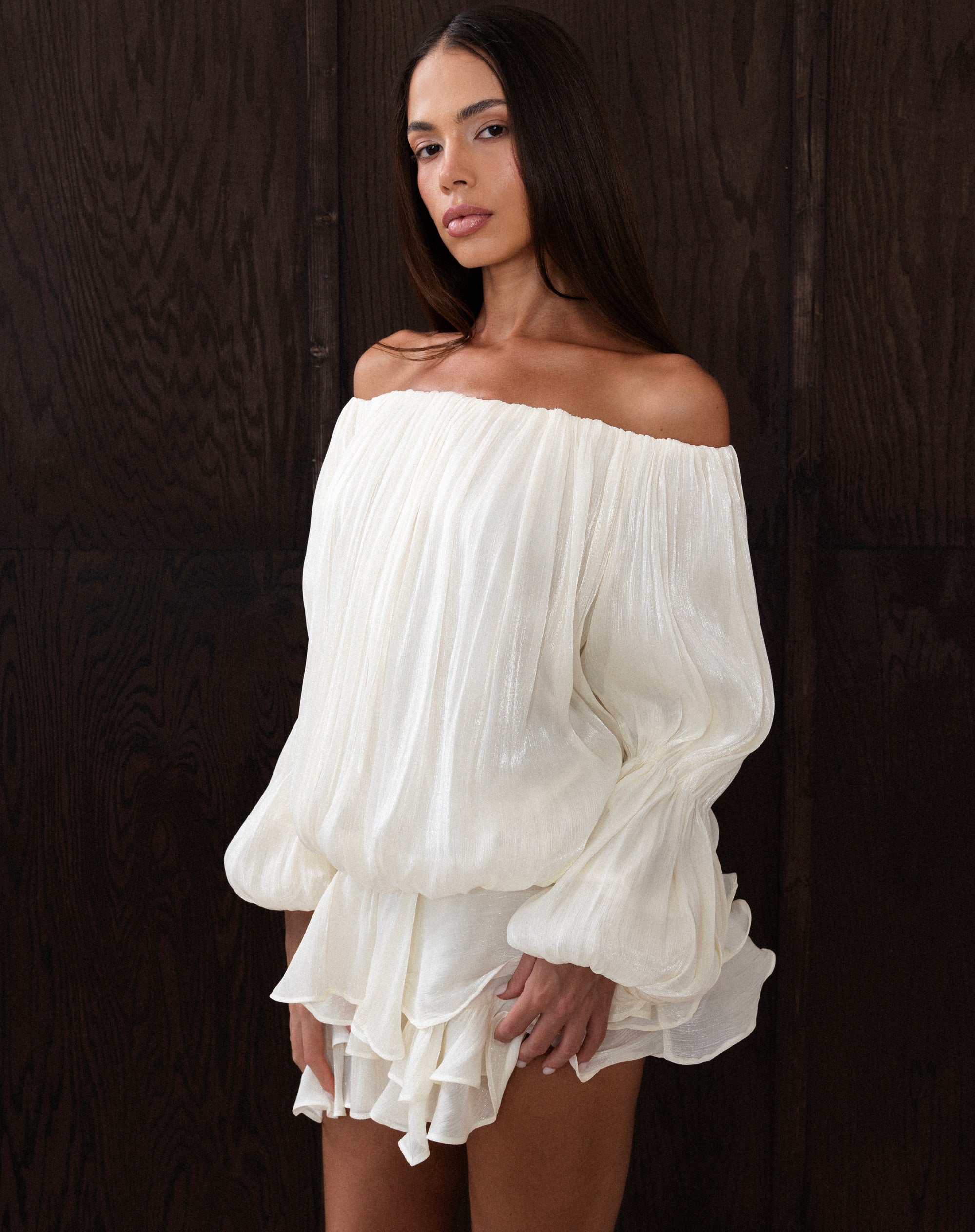 Blusa fruncida con hombros descubiertos Elora, color melocotón