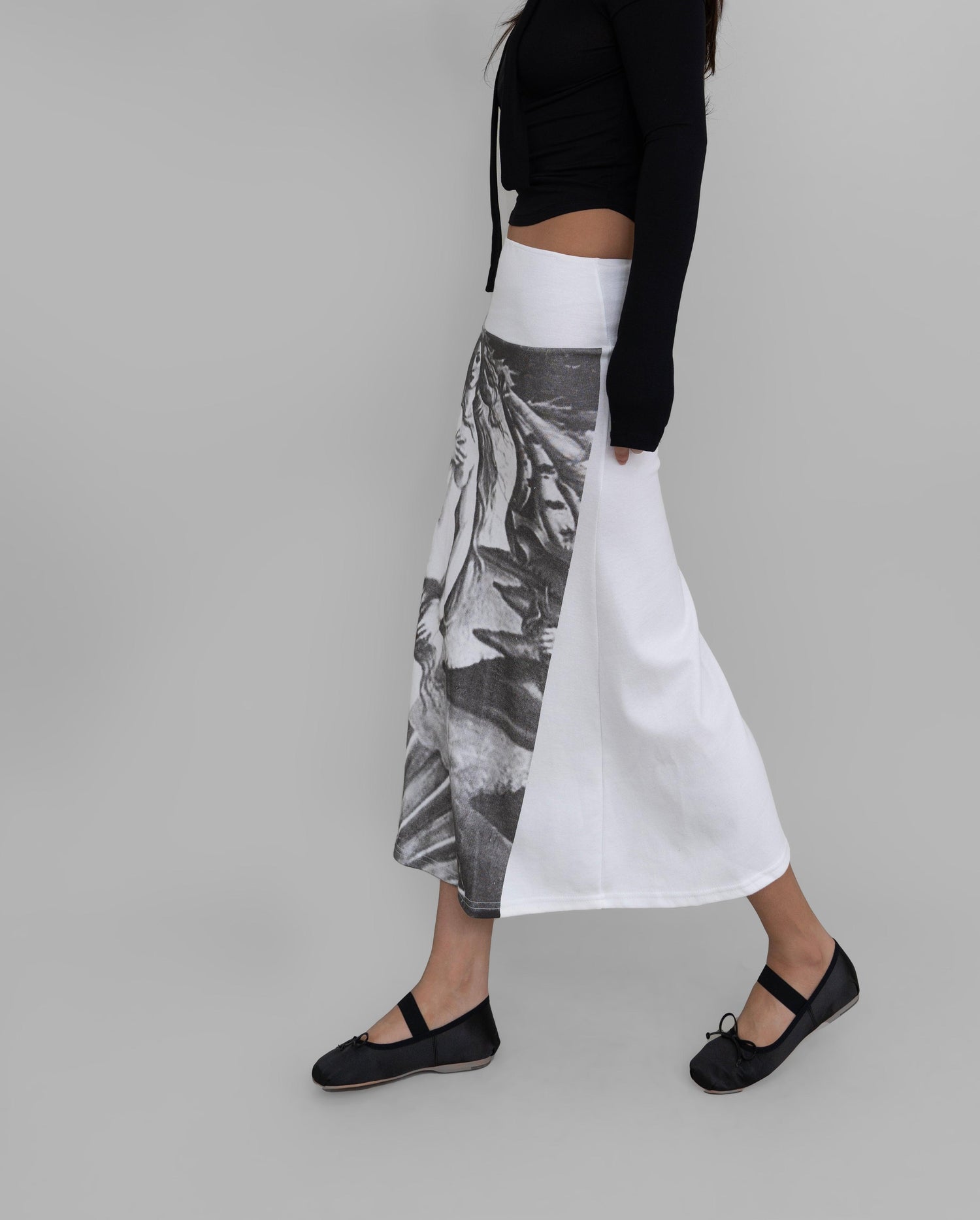 Reese Venus Graphic Flare Skirt / White - The Bekk