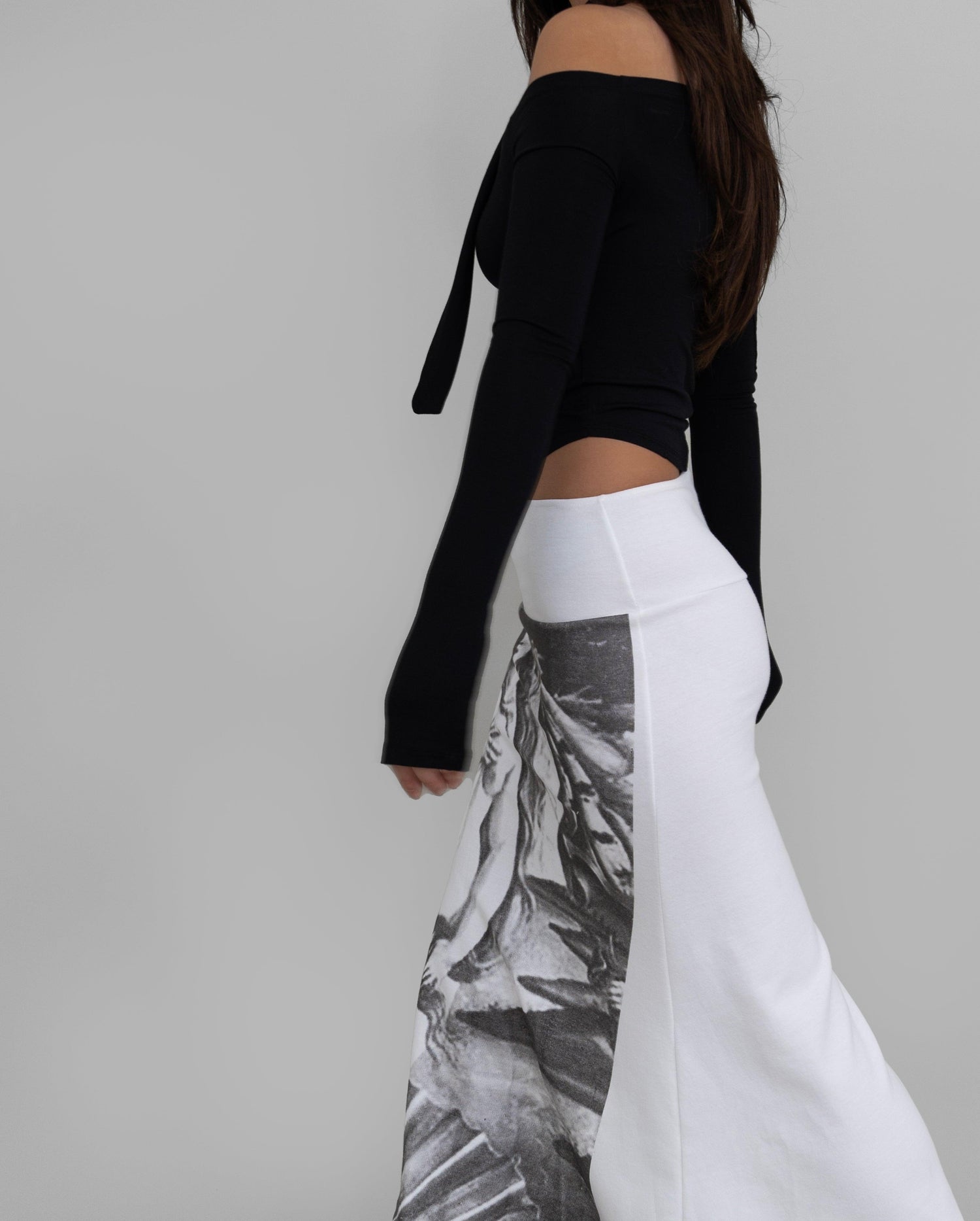 Reese Venus Graphic Flare Skirt / White - The Bekk
