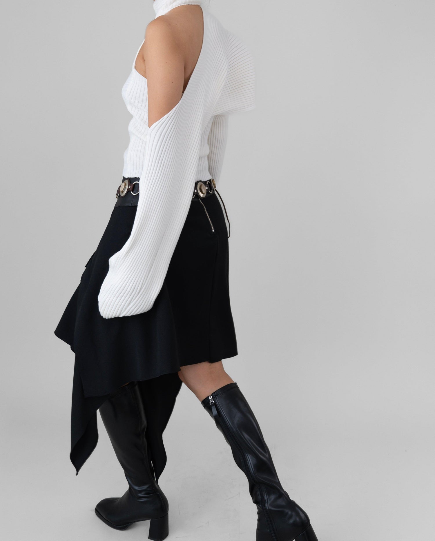 Alina Asymmetric Low Waist Mid Skirt / Black - The Bekk
