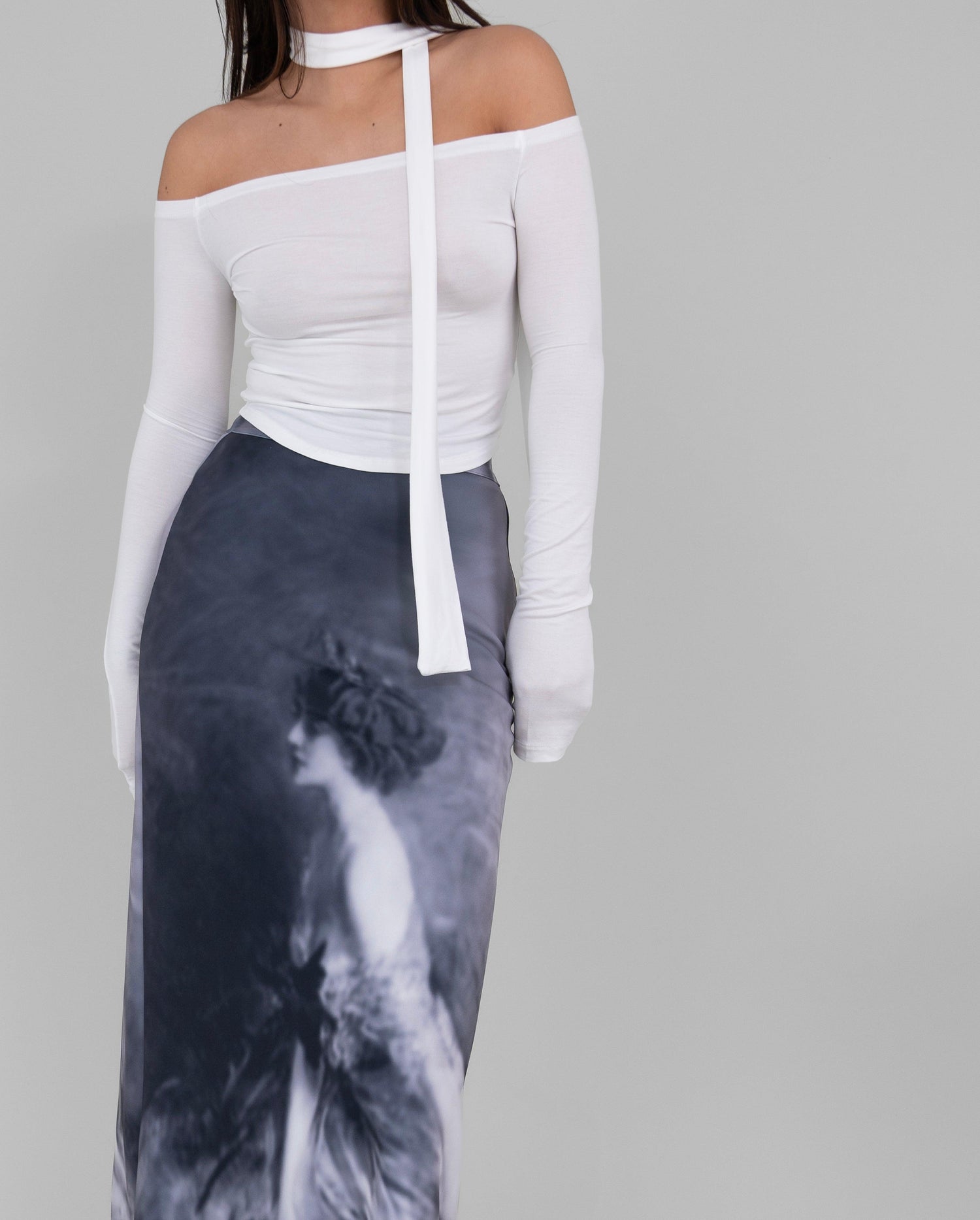 Eva Off Shoulder Long Sleeve Top With A Skinny Scarf Set / White - The Bekk